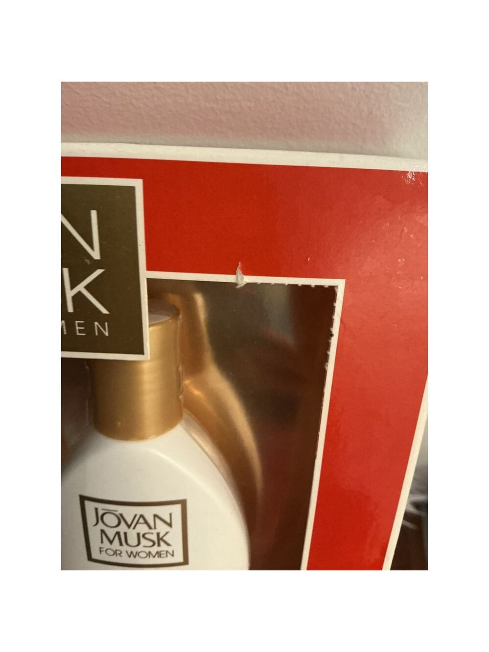 Women's Jovan Musk Cologne & Lotion Gift Set Red/Gold - Picture 3 of 10